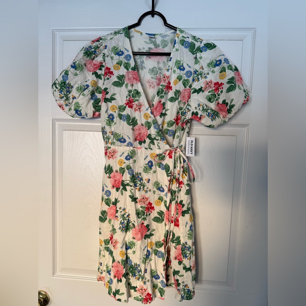 Old Navy Floral Print Wrap Dress